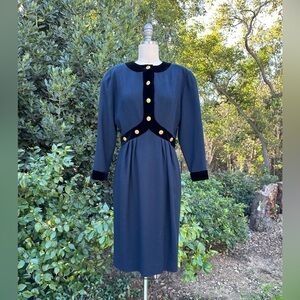 Albert Nipon vintage tailored wool sheath with velvet features - size 6